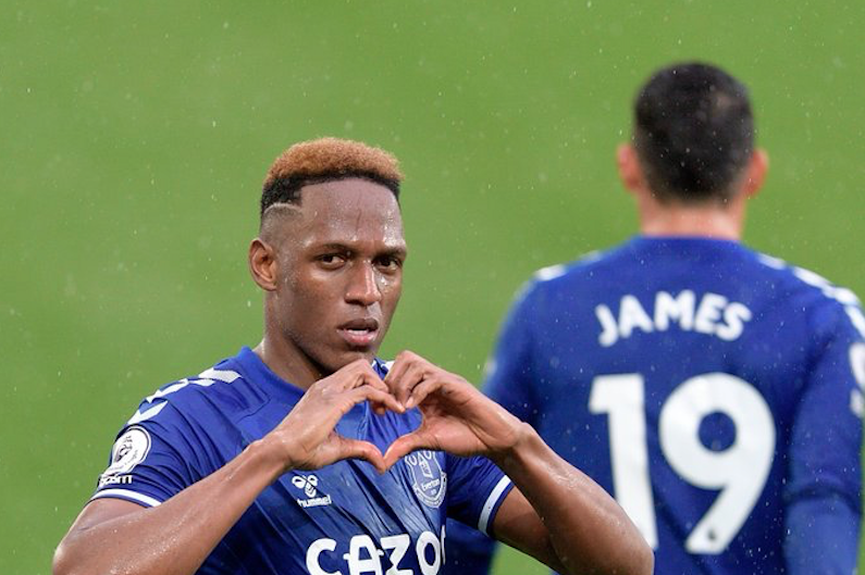 Everton volvió a ganar con Mina pero sin James