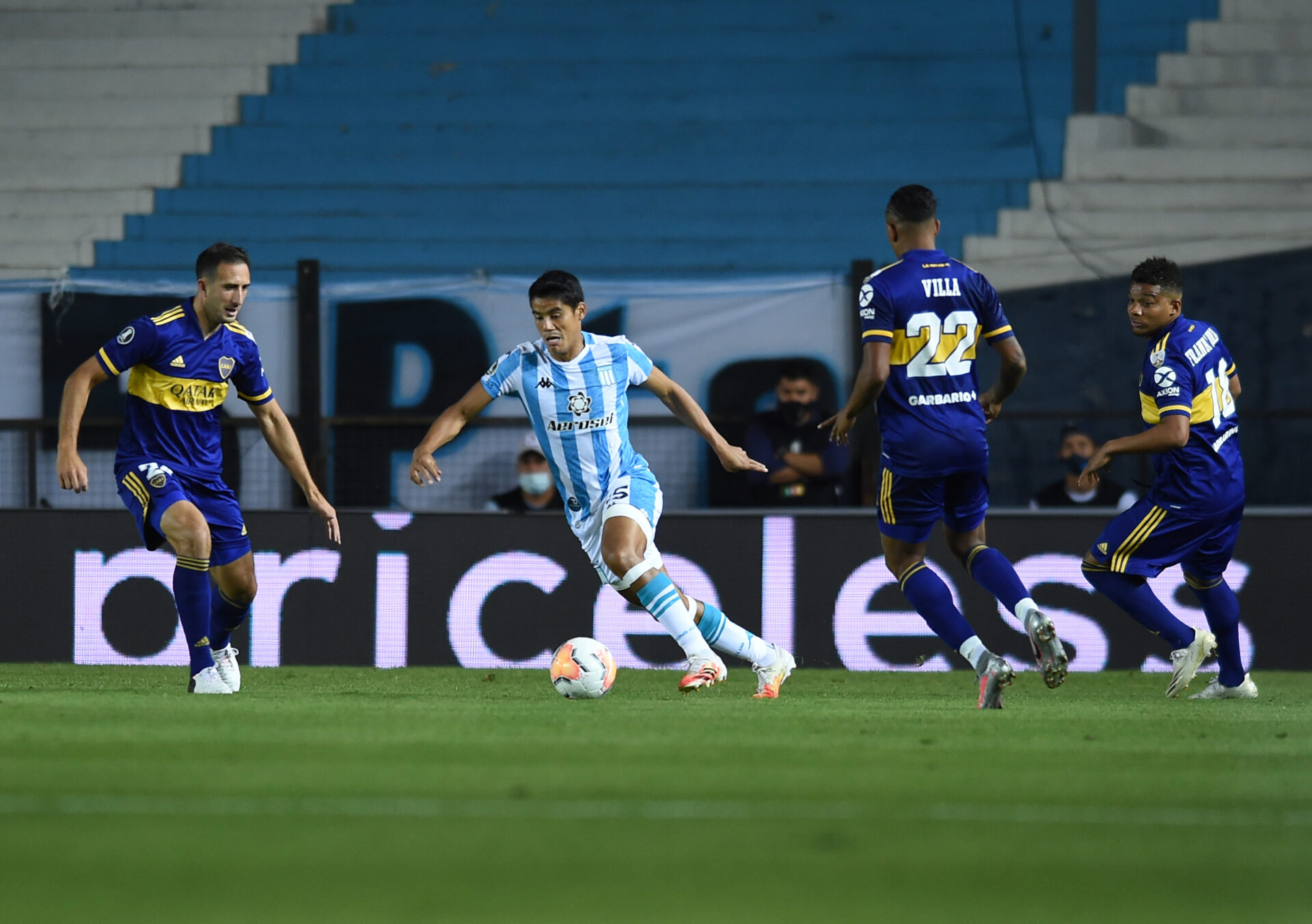 Racing toma ventaja en serie frente a Boca