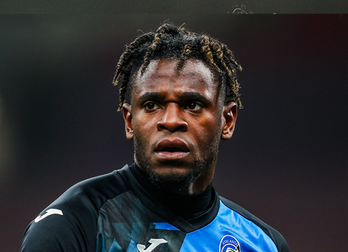 En el Atalanta se quejaron por Duván Zapata