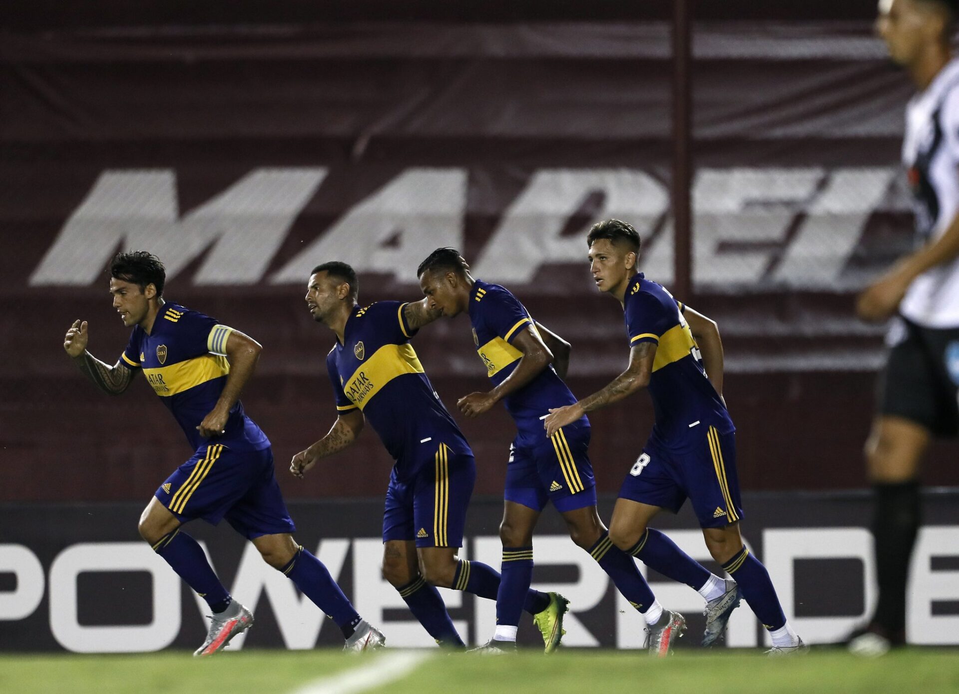 Villa y Cardona protagonistas en victoria de Boca Juniors