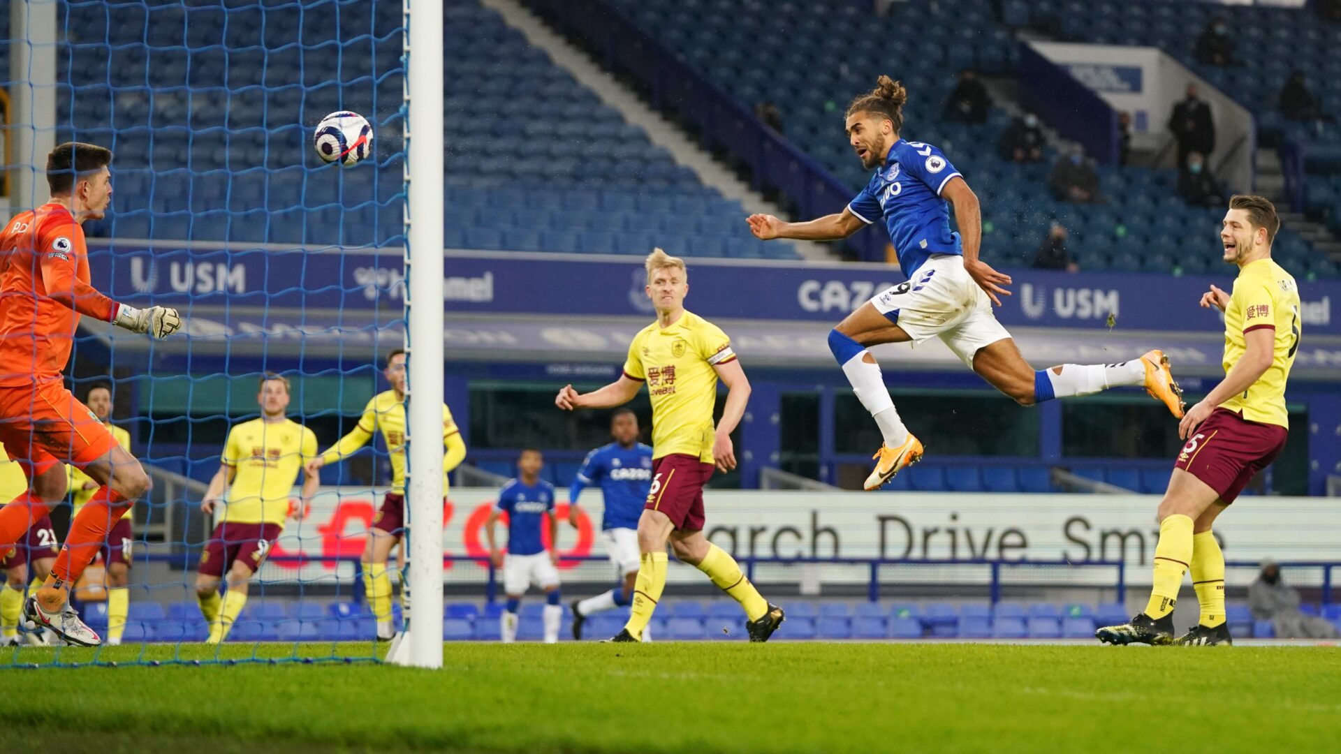 Sin colombianos Everton cae en condición de local