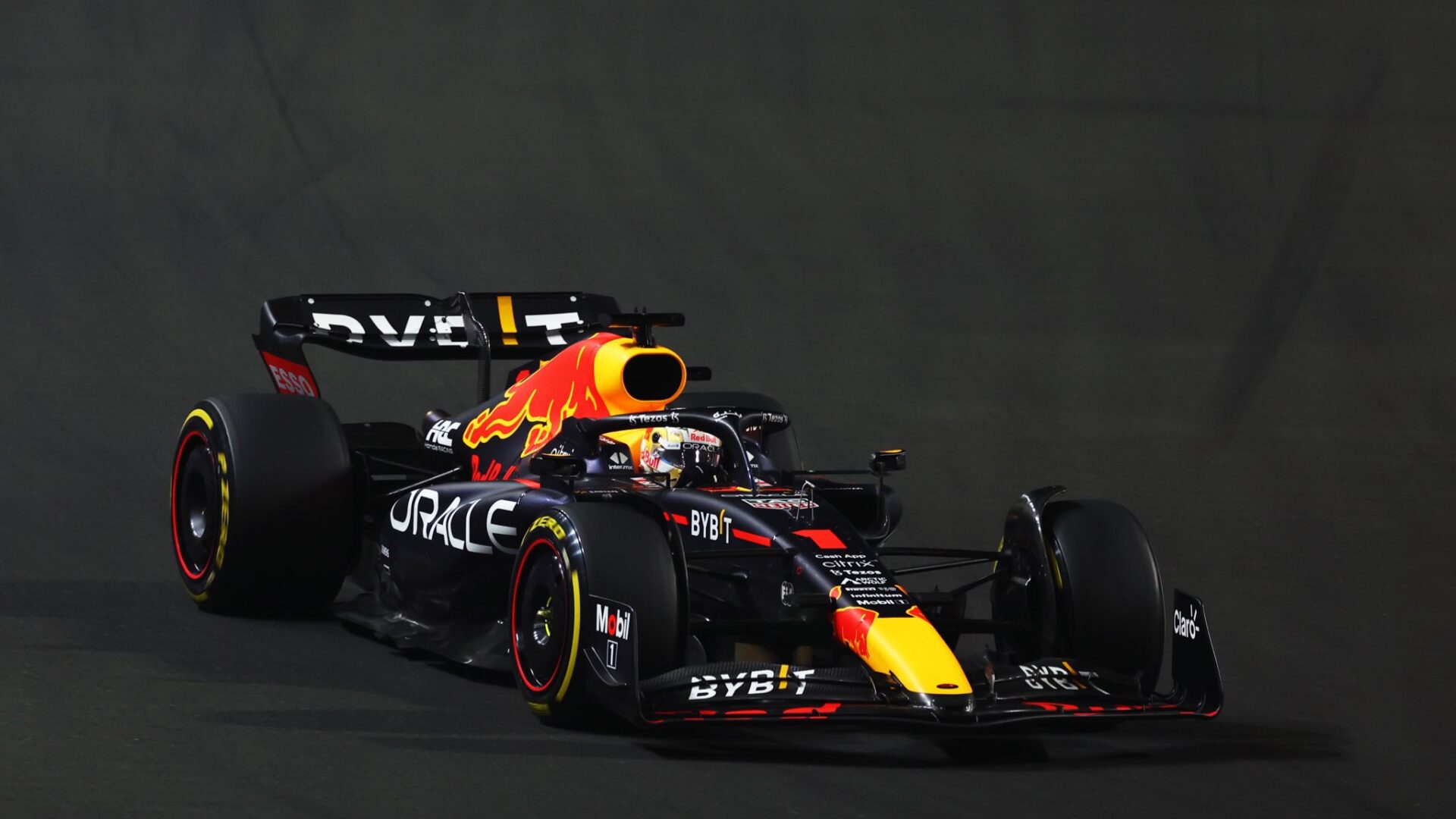 Verstappen logró la primera victoria del año