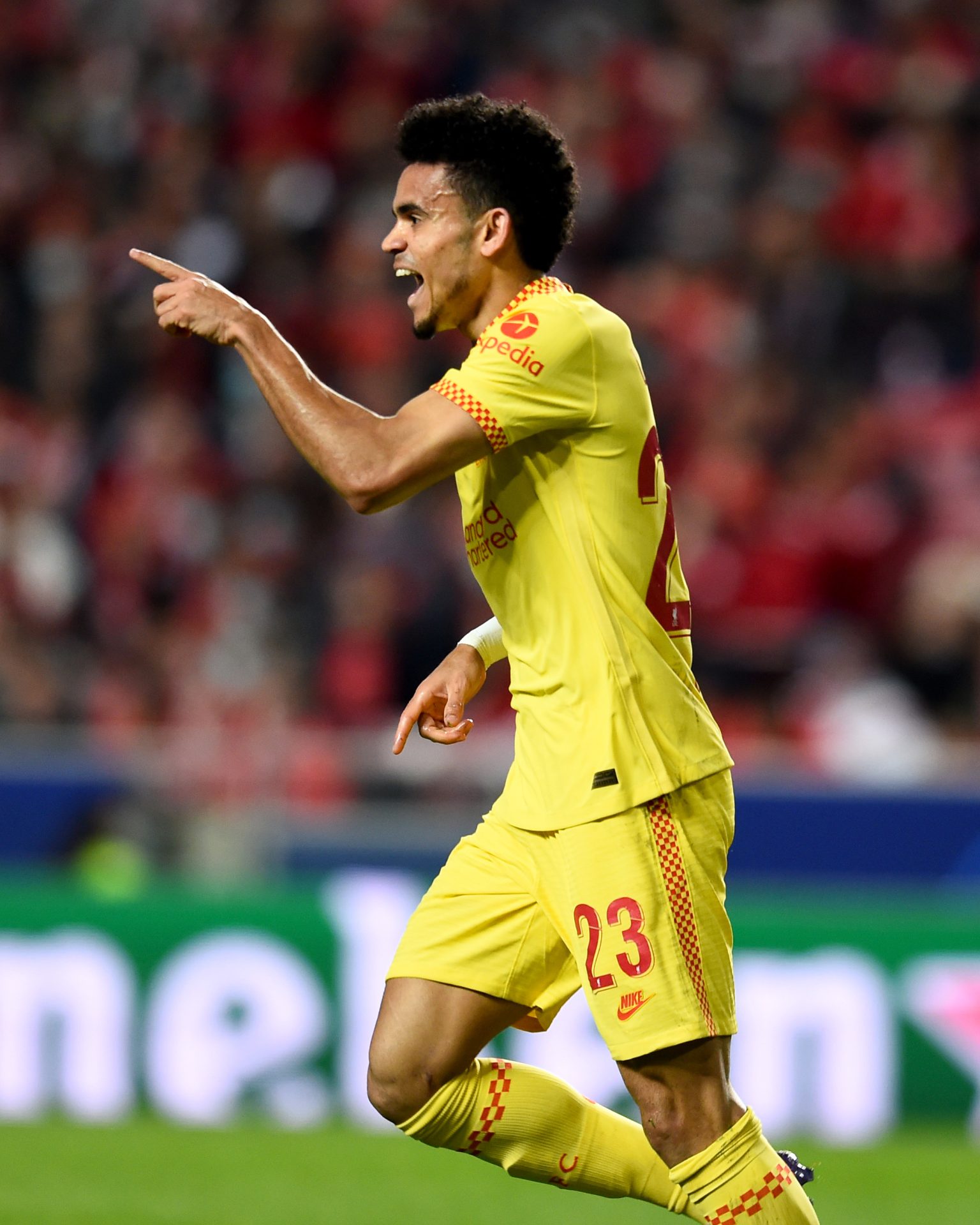 Asistencia y gol de Luis Díaz en Champions League