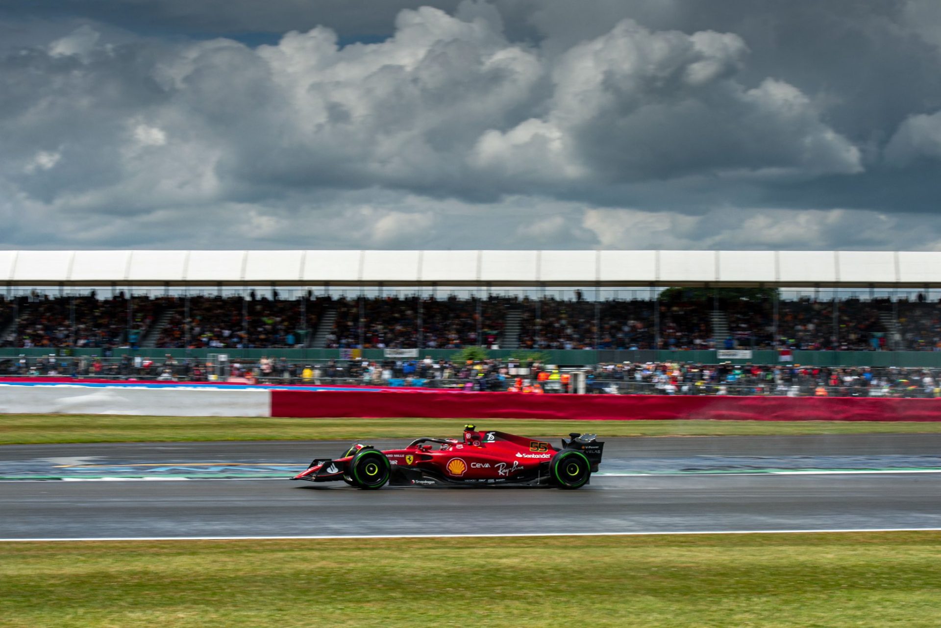 Carlos Sainz logra la pole en Silverstone