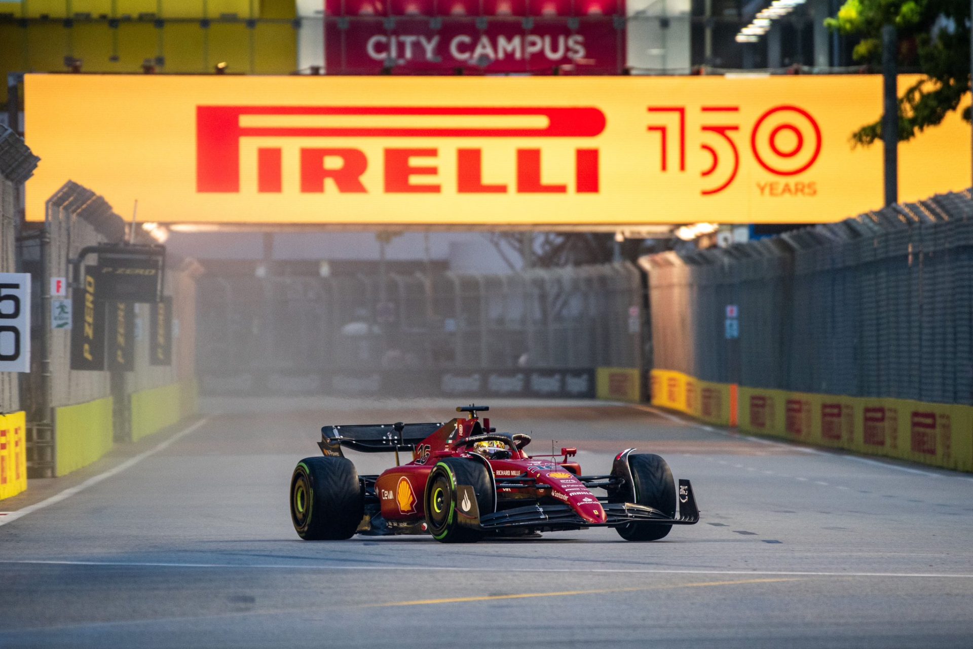 Leclerc se quedó con la pole en Singapur