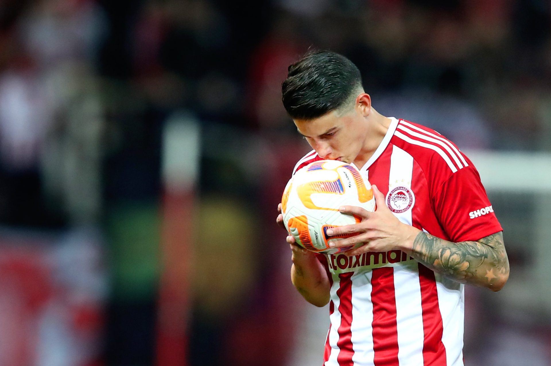 James se consolida en titular de Olympiacos