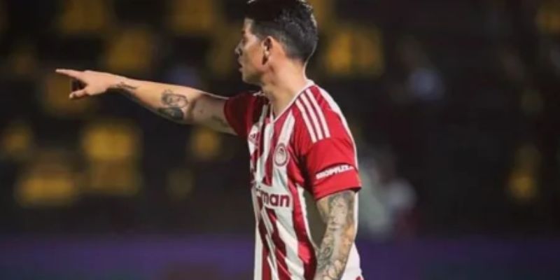 James Rodríguez: Desperdició un penal, pero fue clave en la remontada de Olympiacos