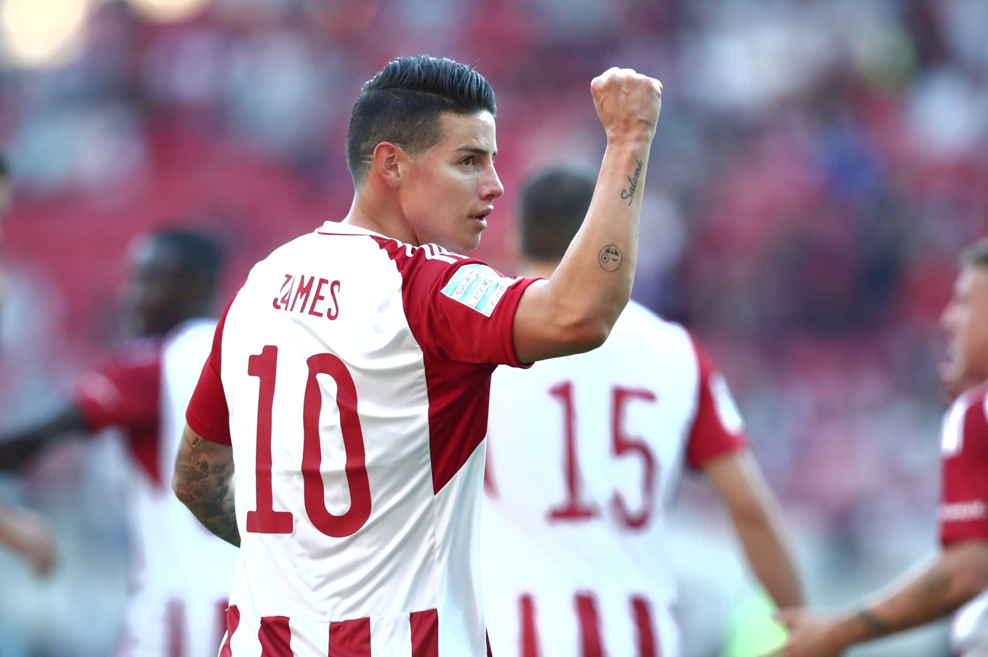 James figura en triunfo de Olympiacos