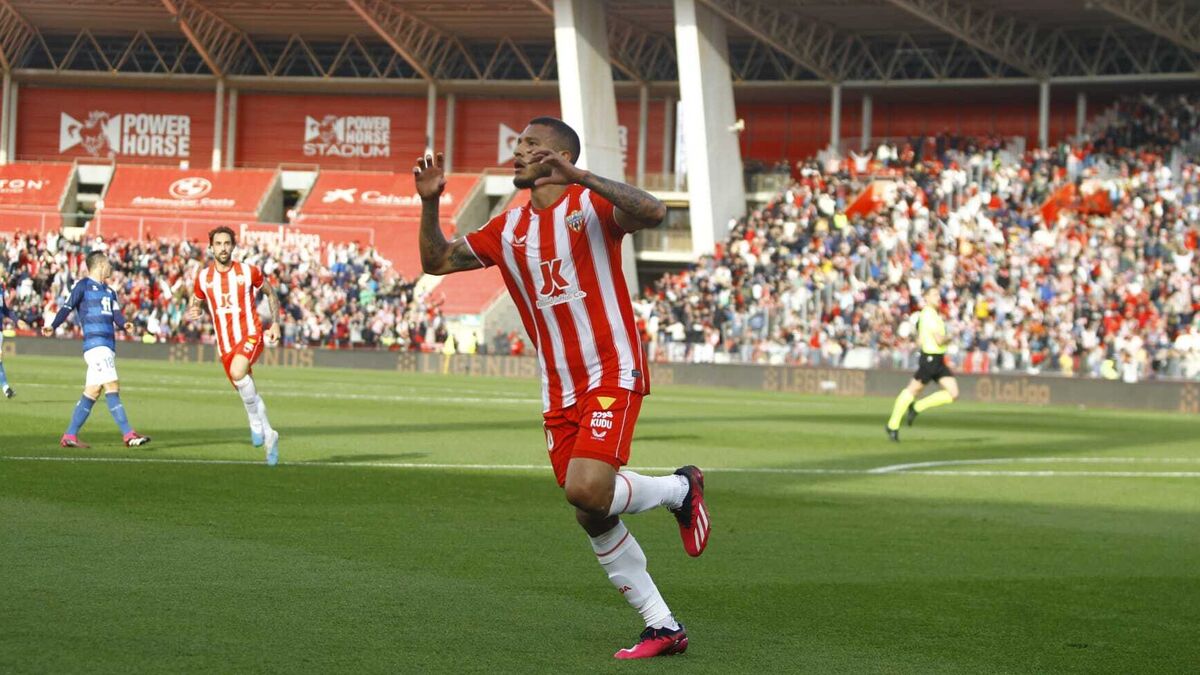 Luis Javier Suárez anotó en la derrota del Almería contra Real Betis