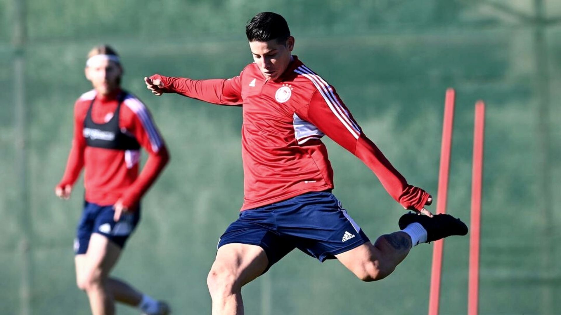 Otra vez James por fuera de la convocatoria de Olympiacos