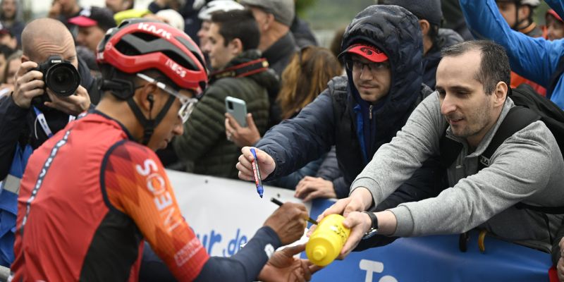 Egan Bernal octavo en Tour de Hungría