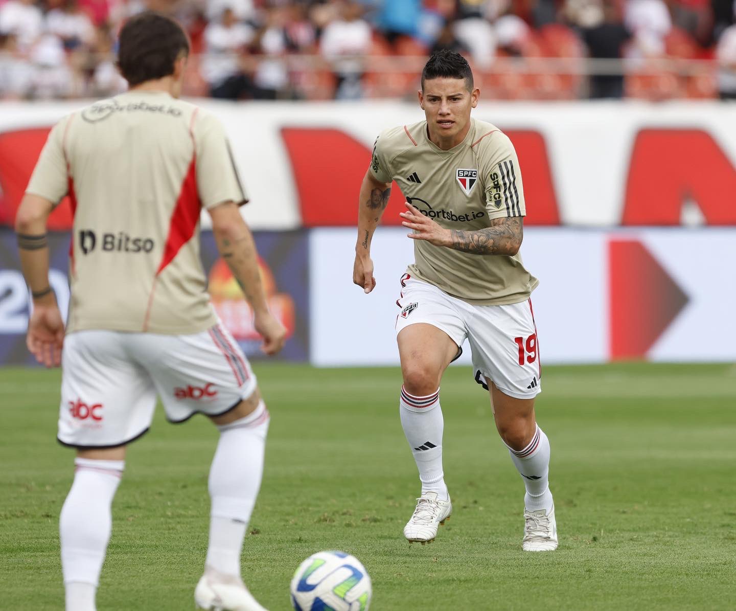 James Rodríguez jugó su primer partido como titular con Sao Paulo