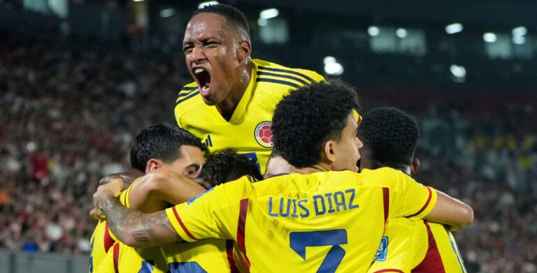 Colombianos en el once ideal. ¿Yerry Mina?