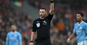 Michael Oliver Liverpool Manchester City