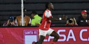 Hugo Rodallega celebra gol contra Tolima