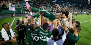 Dairon Asprilla recibe homenaje tras despedirse de Portland