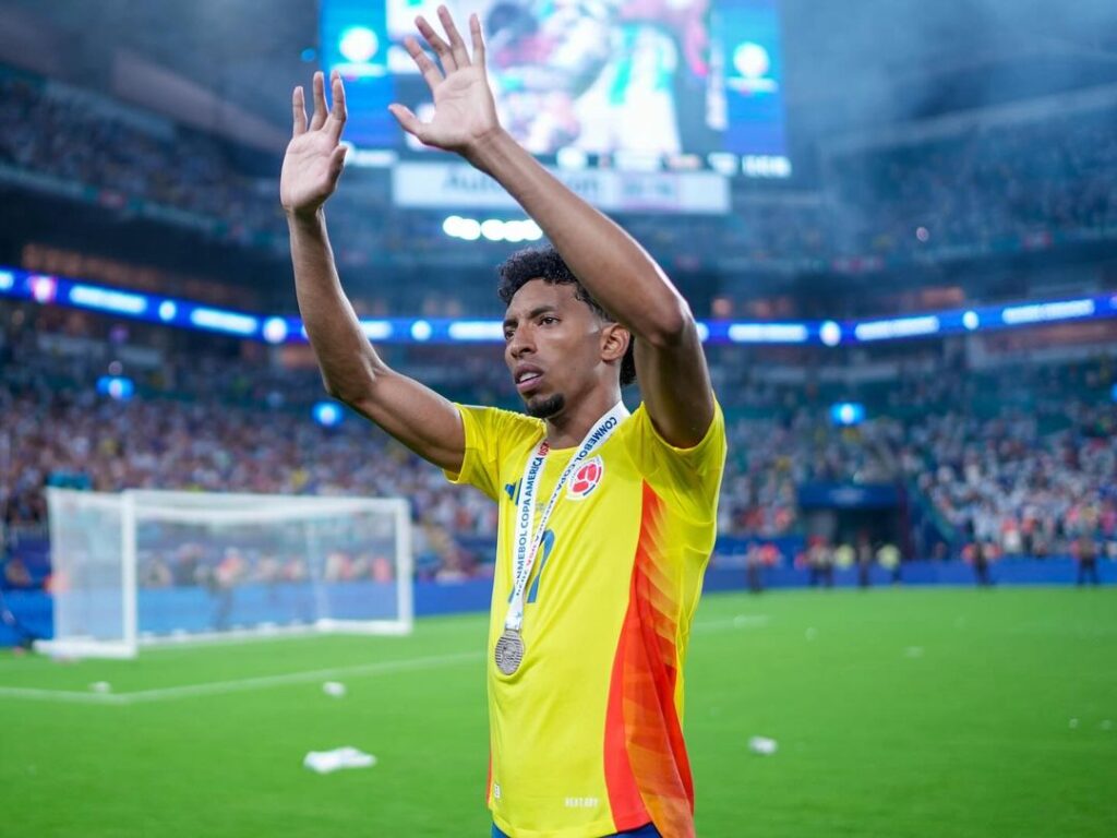 Johan Mojica Colombia Copa América medalla