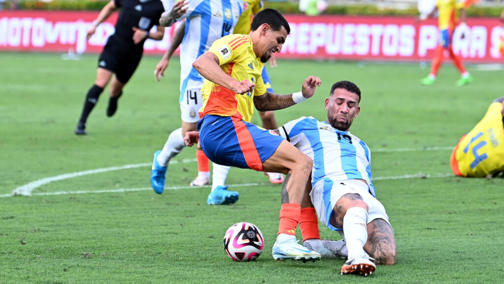 Colombia vs Argentina Daniel Muñoz penalti Nicolás Otamendi