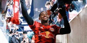 Andrés Reyes celebra paso a la final con New York Red Bulls