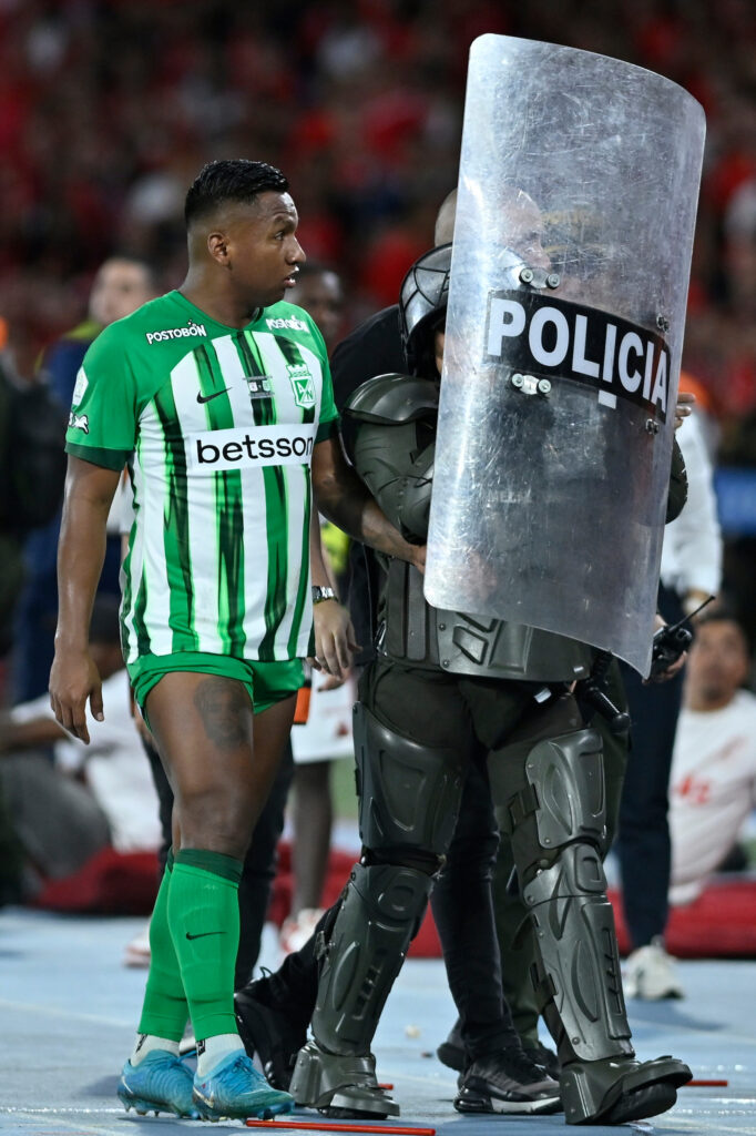 Alfredo Morelos Policía hinchas