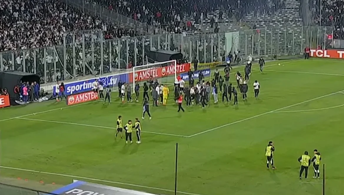 Hinchas Colo Colo invasión Fortaleza