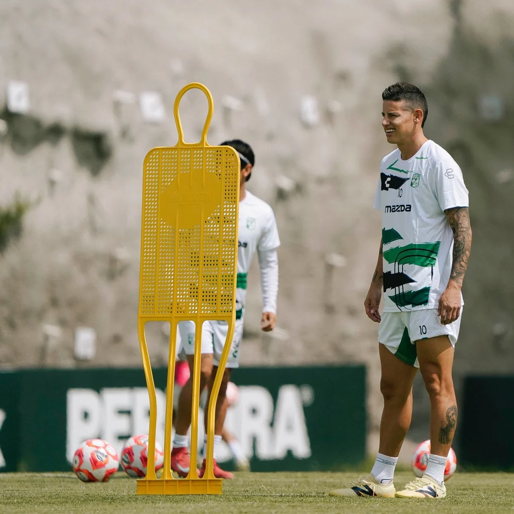 James entrenamiento León