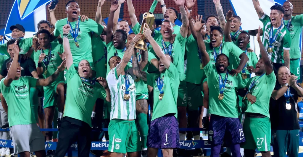 Nacional premiacion trofeo Copa Colombia