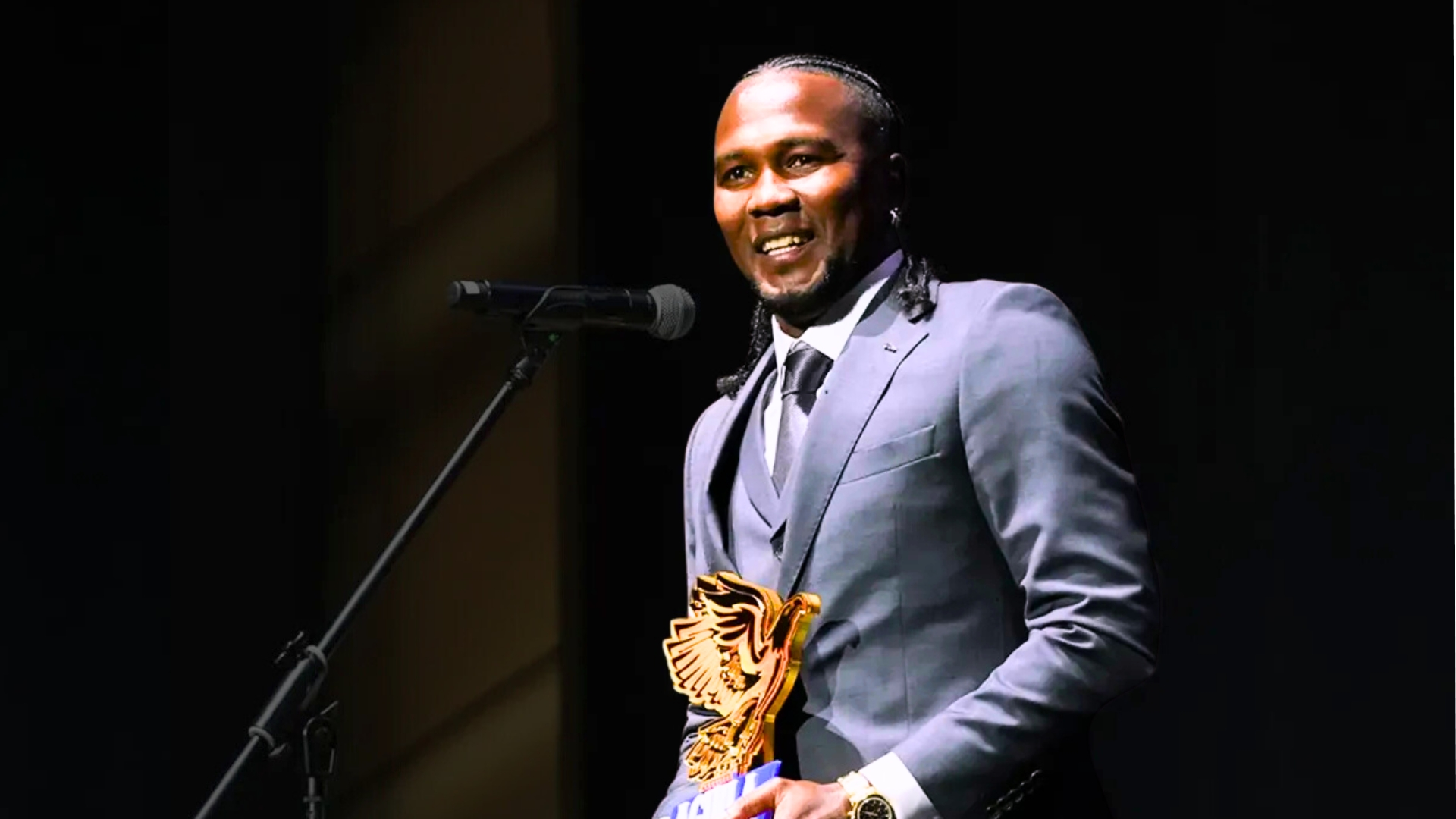 Hugo Rodallega premio mejor jugador FPC Estrellas Águila
