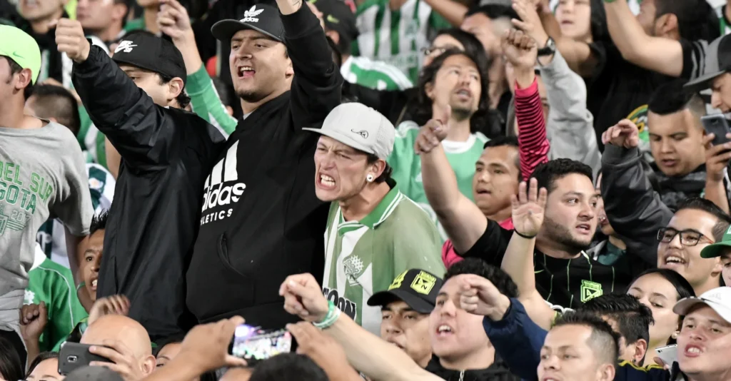 Hinchas de Nacional en Bogotá