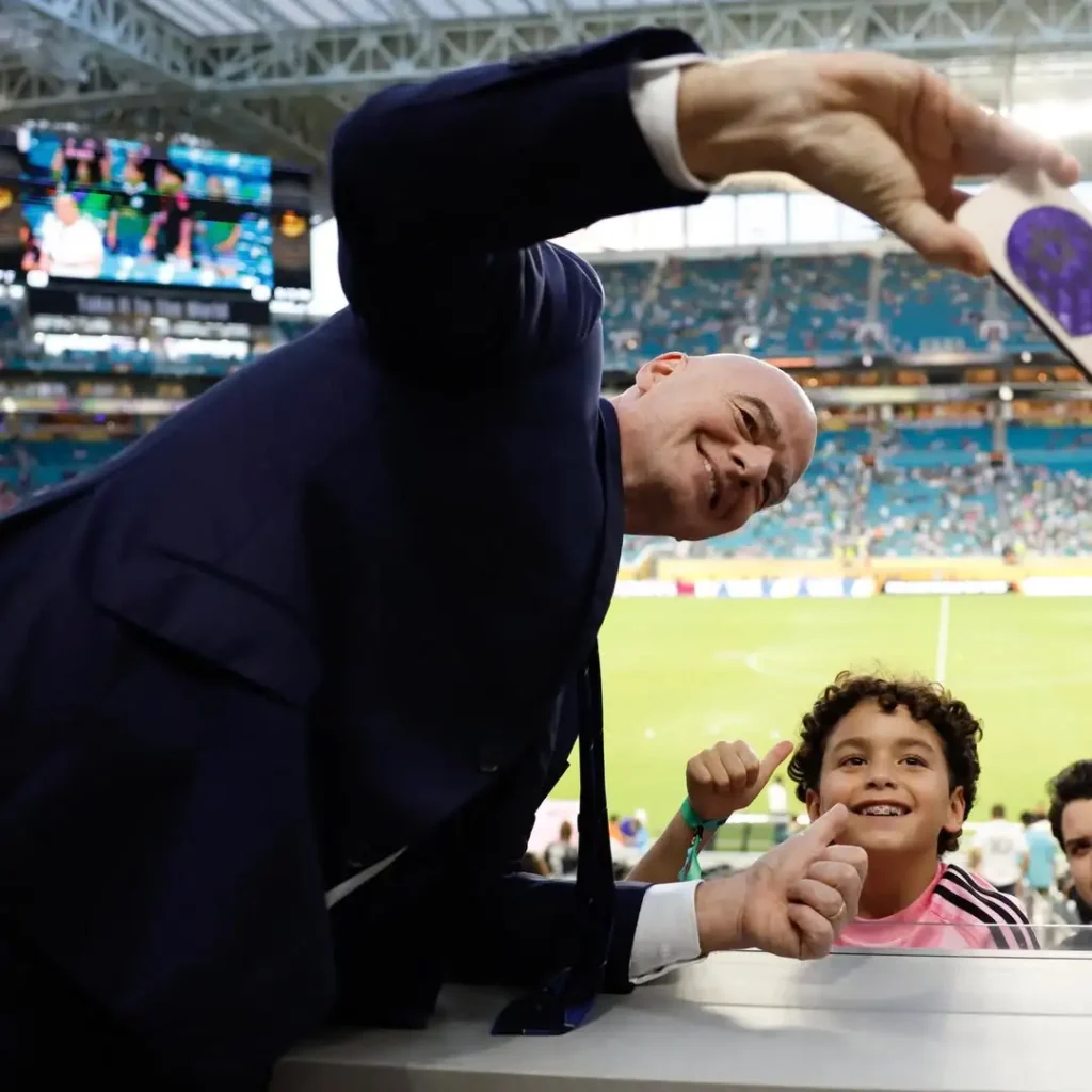 Gianni Infantino estadio
