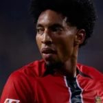 Johan Mojica durante el partido entre Mallorca y Levante que dejó al club cerca del descenso en LaLiga.