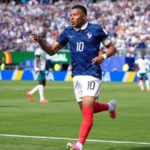Jugadores de Francia celebrando uno de los goles en la victoria sobre Senegal en el debut del Mundial 2026