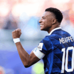Kylian Mbappé celebra el gol con el que Francia derrotó a Paraguay y clasificó a los cuartos de final del Mundial 2026.